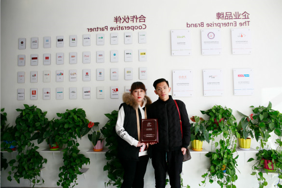 1512194643434860.jpg 312949920729722457_meitu_1.jpg